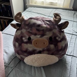 Large moose squishmellow